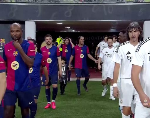 Real Madrid vence El Clásico das lendas com Figo em grande plano